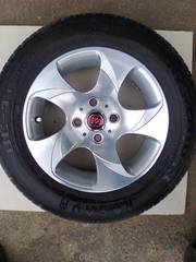 Продам комплект летней резины и диски (4 шт) б/у