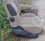 Продам сиденья автомобильные Chrysler